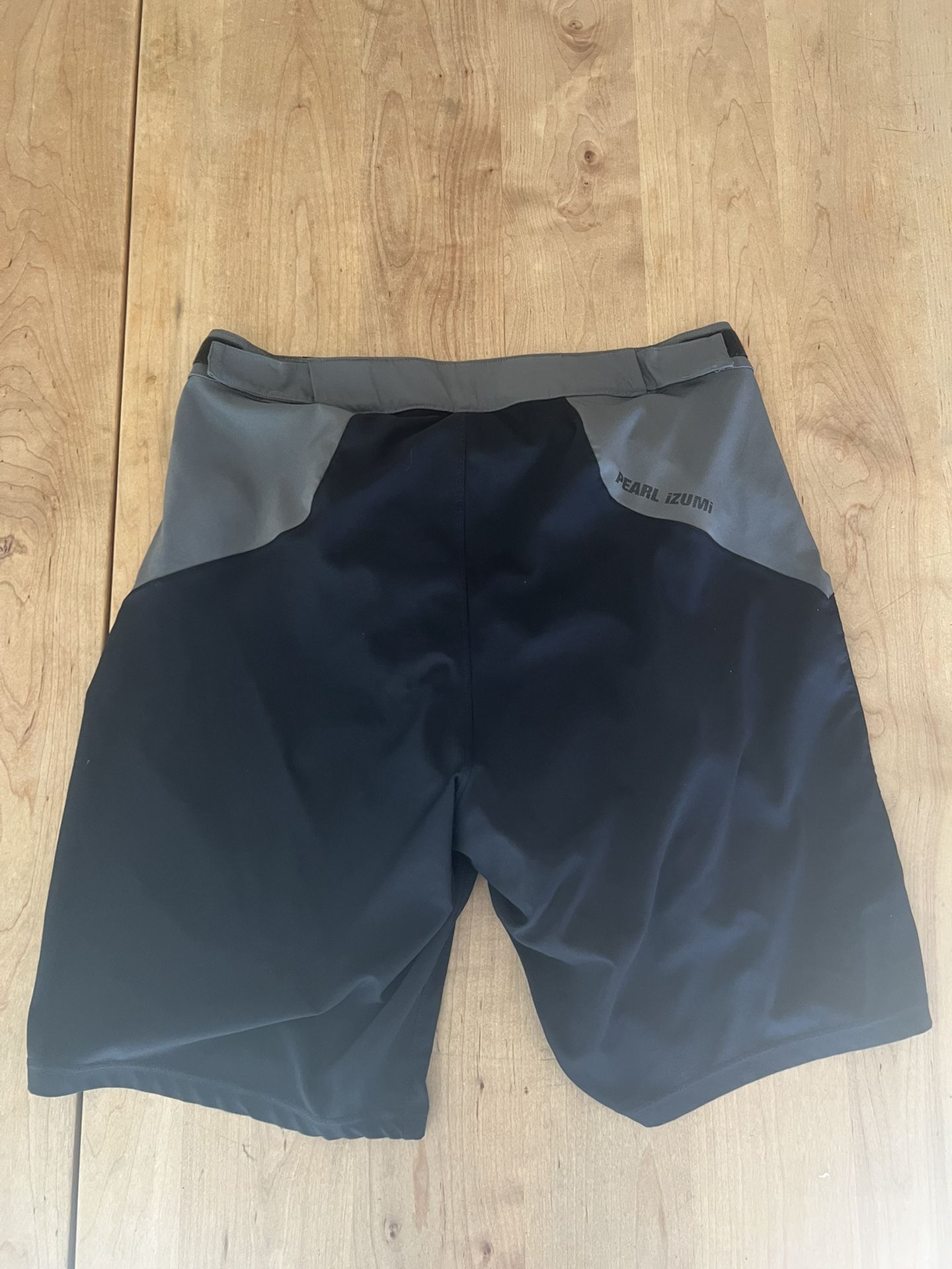 Pearl Izumi Mountain Bike Shorts Men's Large Like New Condition!