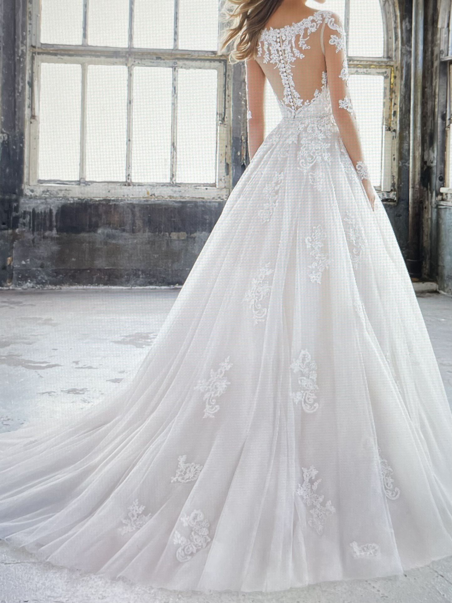 Wedding Dress Size 24