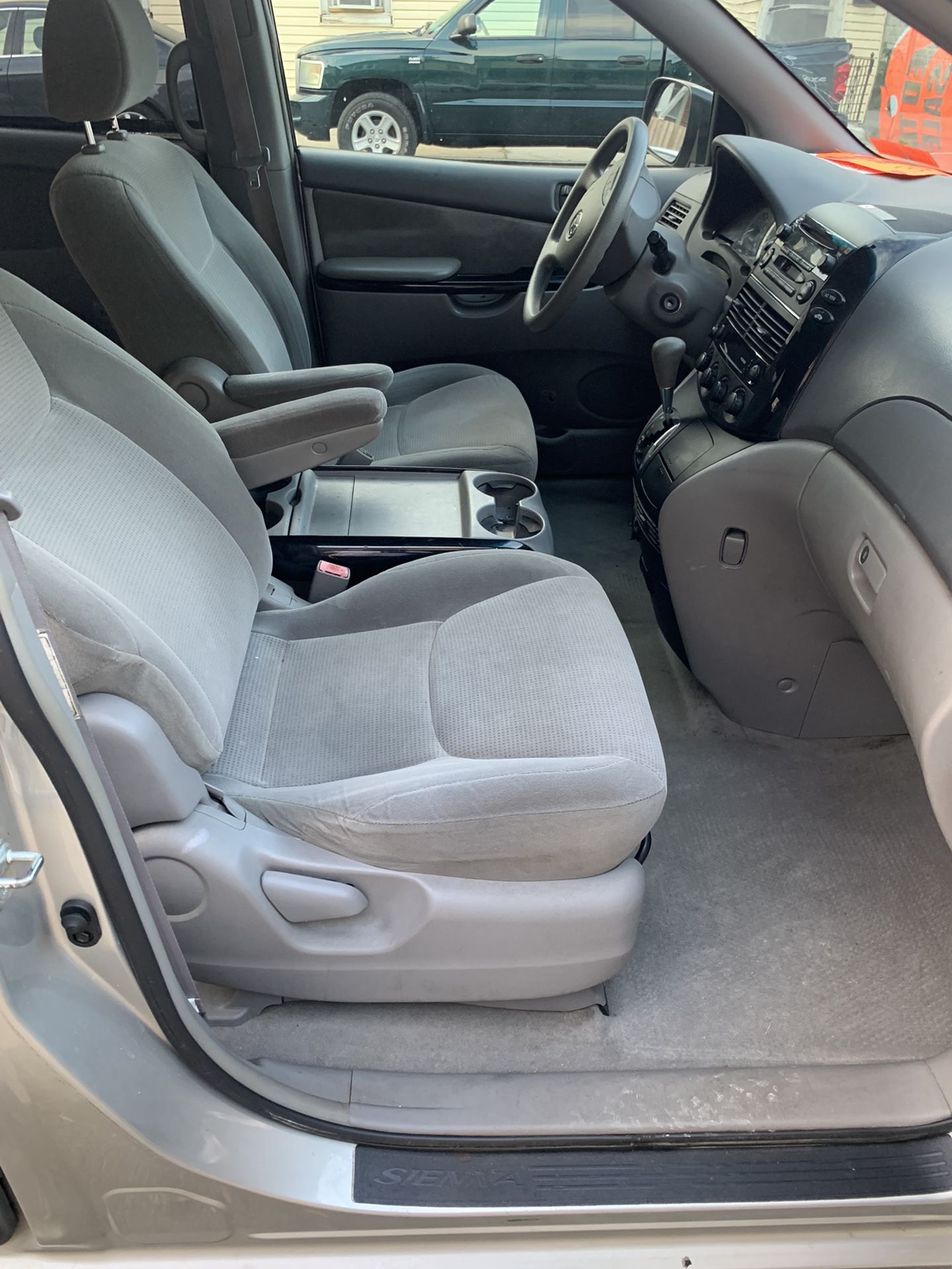 2004 Toyota Sienna