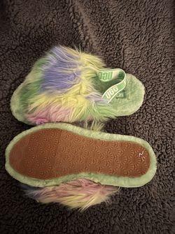 Uggs authentic Slides ( Womens Size 7) Thumbnail