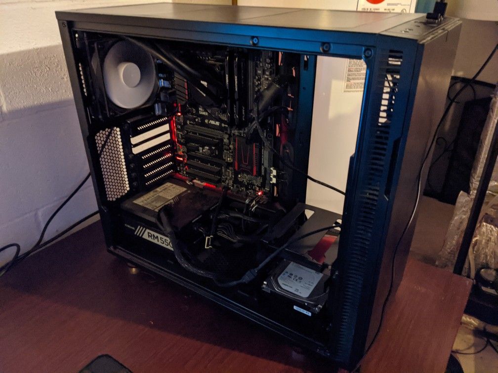 Monitor and Computer - Intel i7 4790k - 16GB RAM - 3TB HDD + 256GB SSD