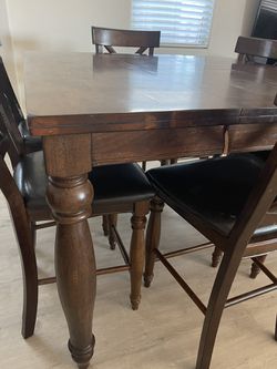 Dining Room Table With 6 Chairs Thumbnail