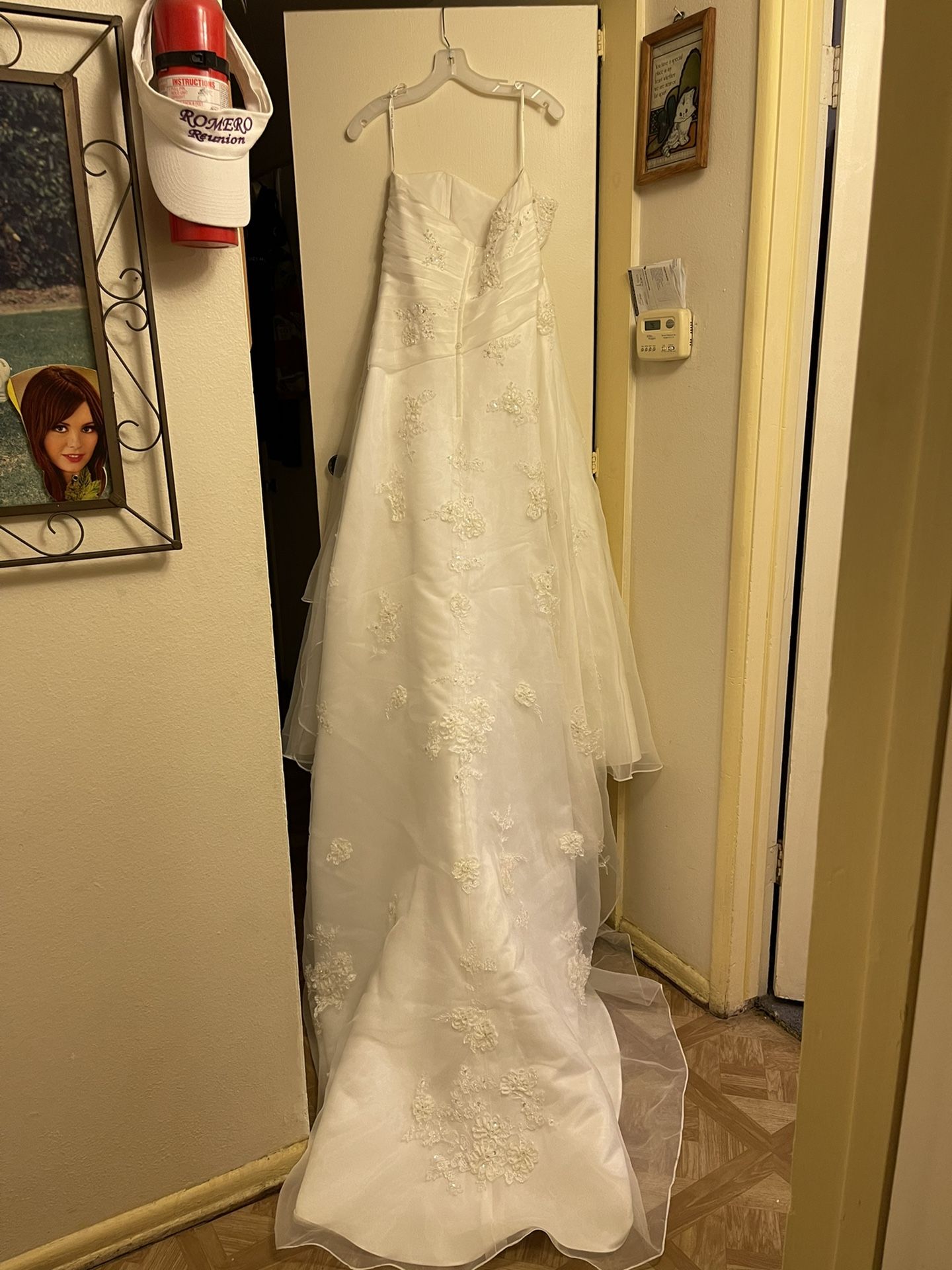 David’s Bridal Wedding Dress / Size 14