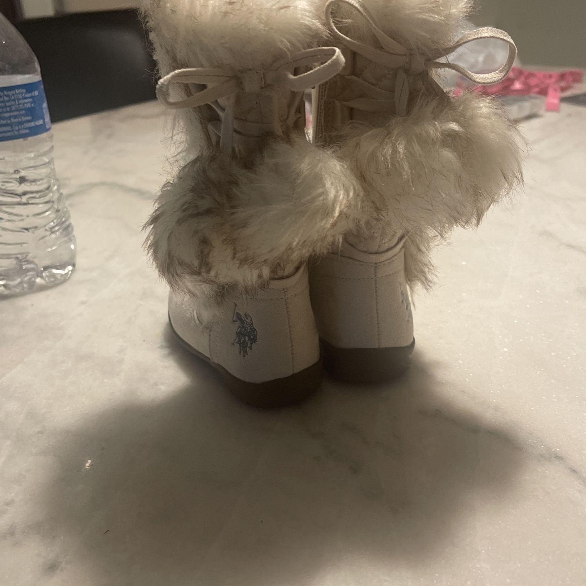 Toddler Size 6c Creame Fur Boots