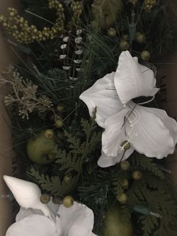 BethlehemLights Pre-lit 6' White Amaryllis Deluxe Christmas GreenGarland QVC NIB Thumbnail