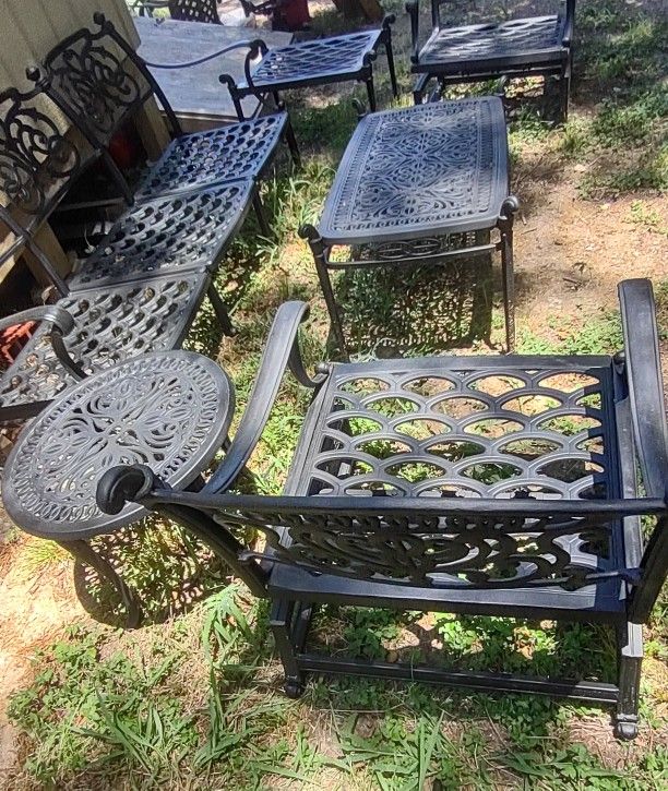 6 PC. Hanamint ,Iron, 1 Large Sofa , 2 Large Deep Rocking Chairs, With Cushions, And 3 Tables, All Set Really Heavy And Sturdy, In Excellent Cond