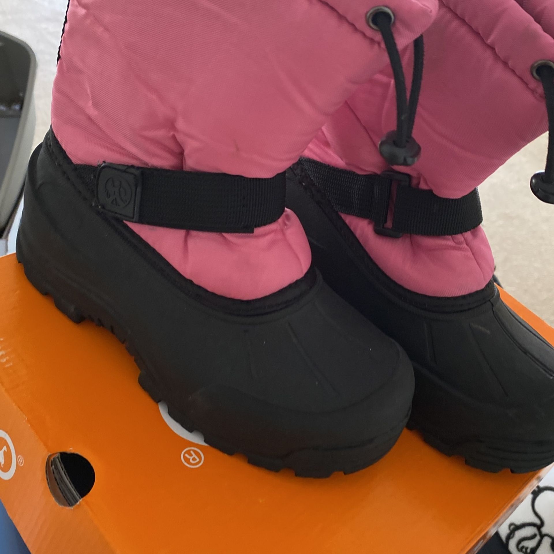 Kids girls Snow/rain Boots Size 3 - Perfect con
