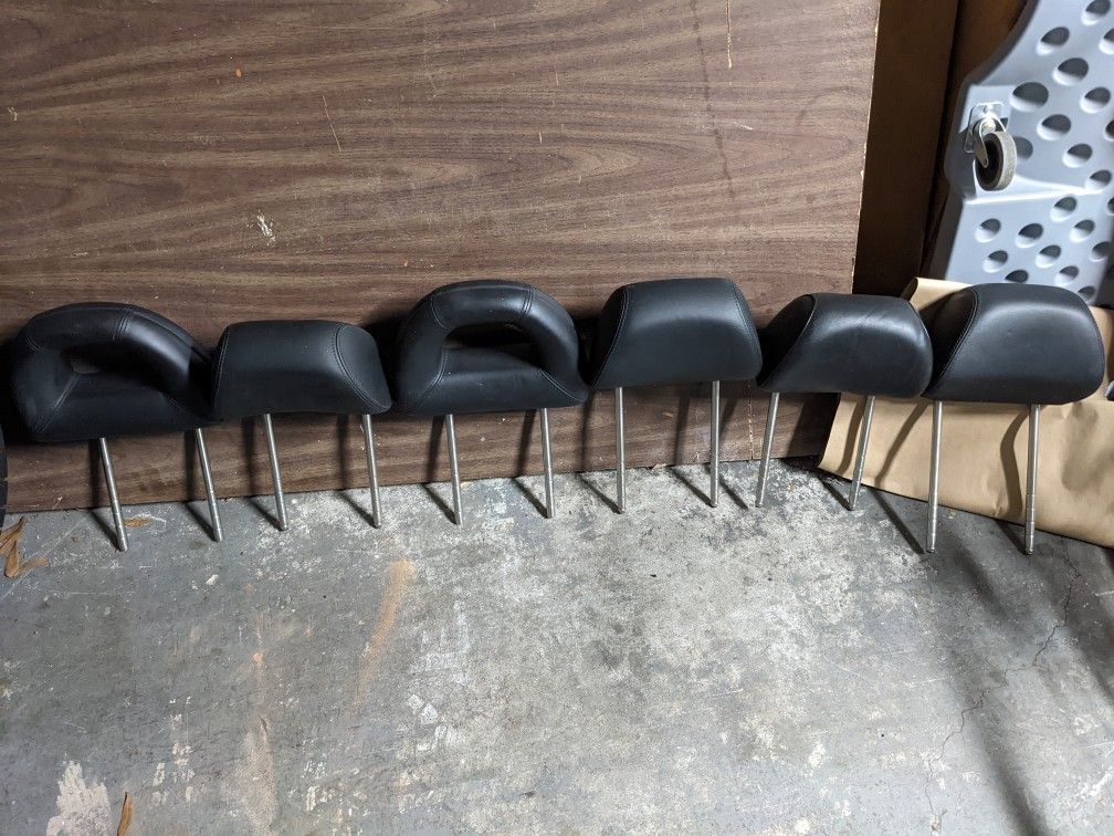 MK 4 Backseat with headrests all leather and original