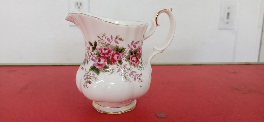Vintage Royal Albert Bone China From Englan "Lavender Rose"