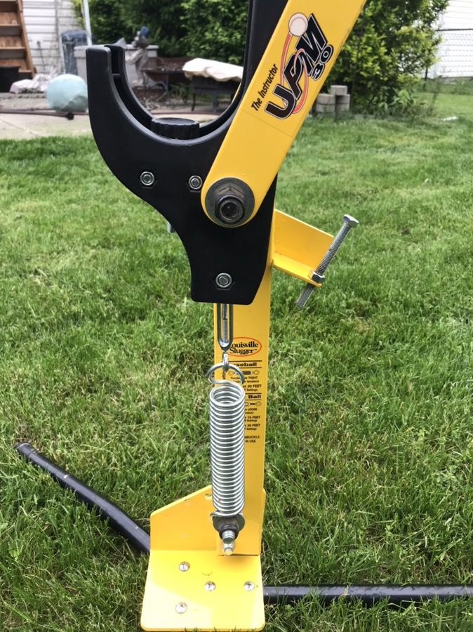 Louisville Slugger UPM 30 the instructor pitching machine for Sale in