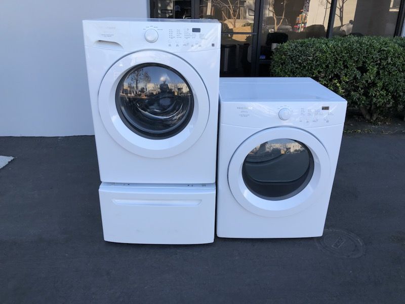 Frigidaire Affinity Front Load Washer And Gas Dryer Combo With Pedestal On Washer Model