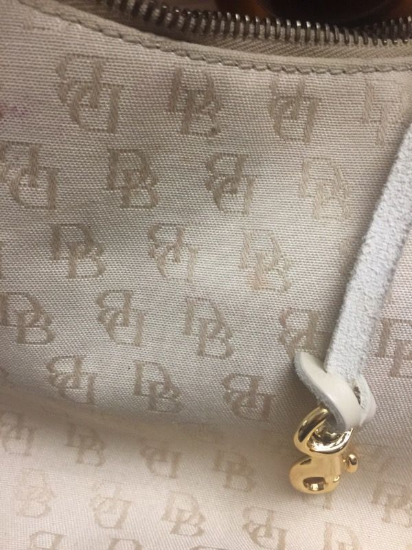 Small Dooney and Bourke purse