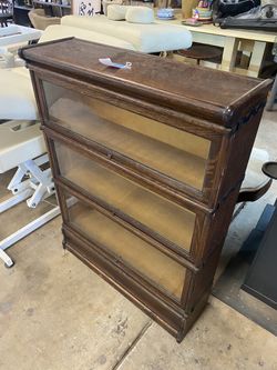 Antique Oak Lawyers Bookcase With Glass Front Doors Thumbnail
