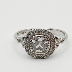 Luxury CZ Shiny Gem Macro Pave Square Noble Dainty Wedding Rings, K932
 
   Thumbnail