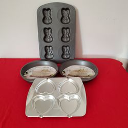 4 Pc. Baking Set, 2 Wilson Cake Mold Pans Thumbnail