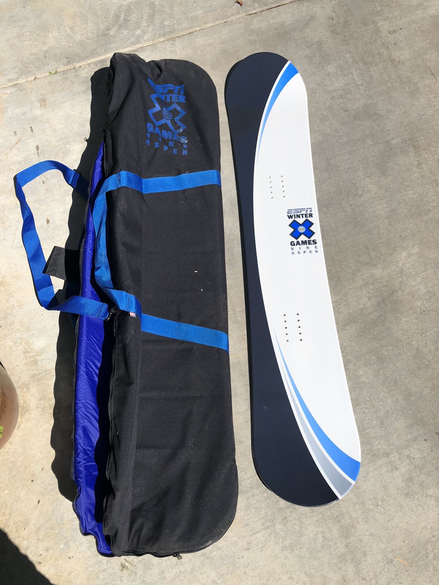 Xgames snowboard collectors edition and bag