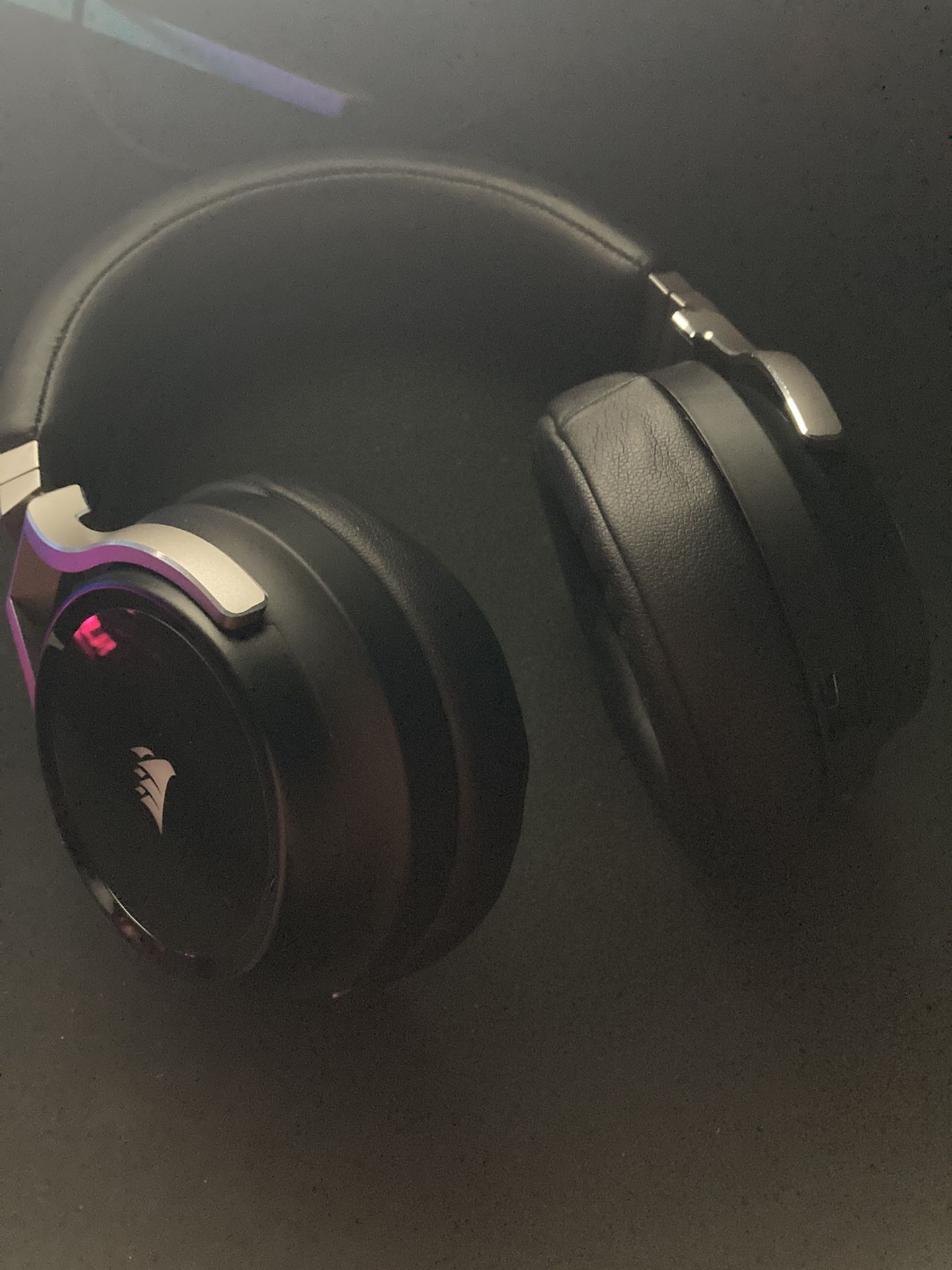 Corsair Virtuoso RGB Wireless Gaming Headset