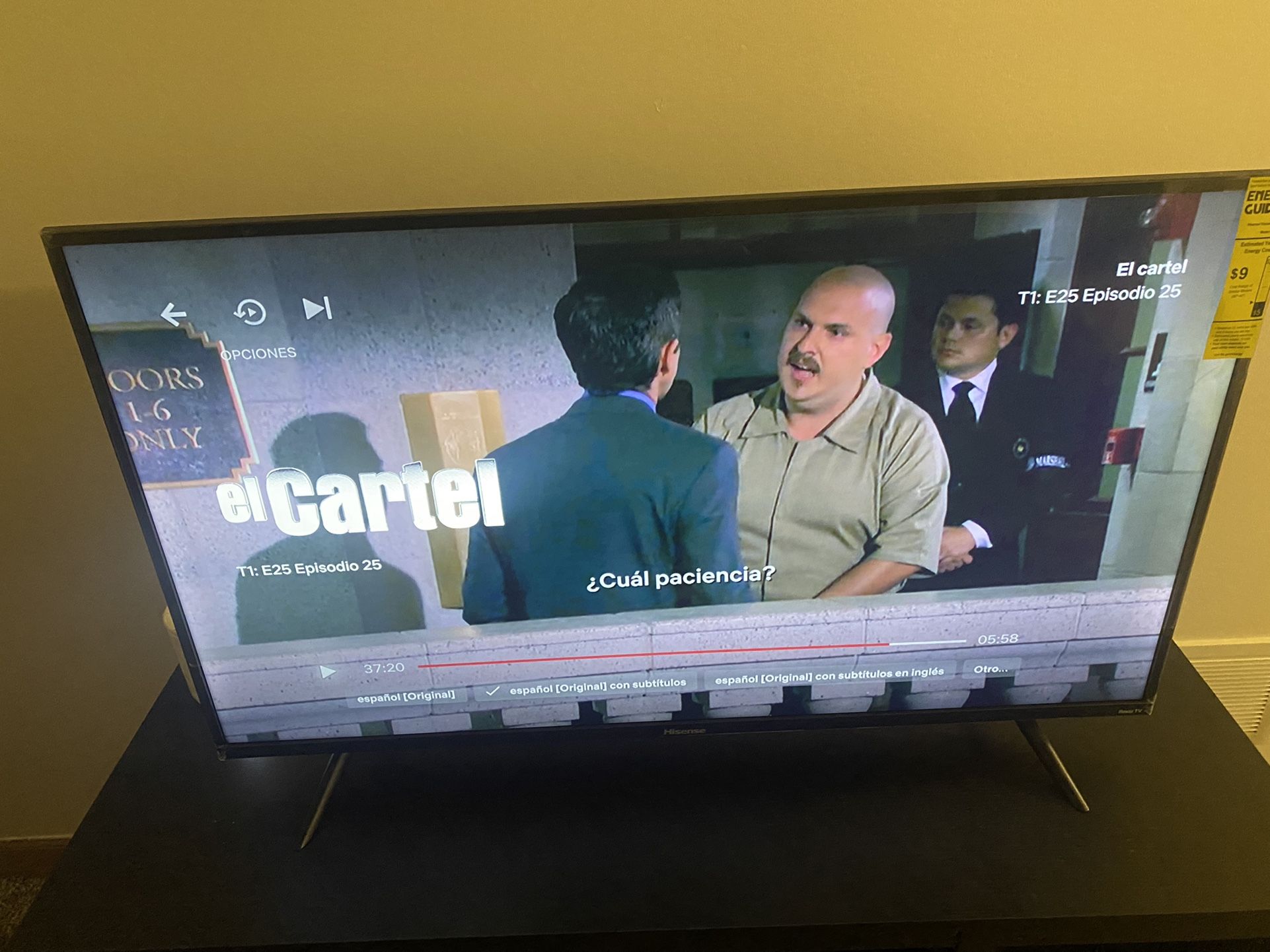 Tv Hisense 42’’ And Stand Tv