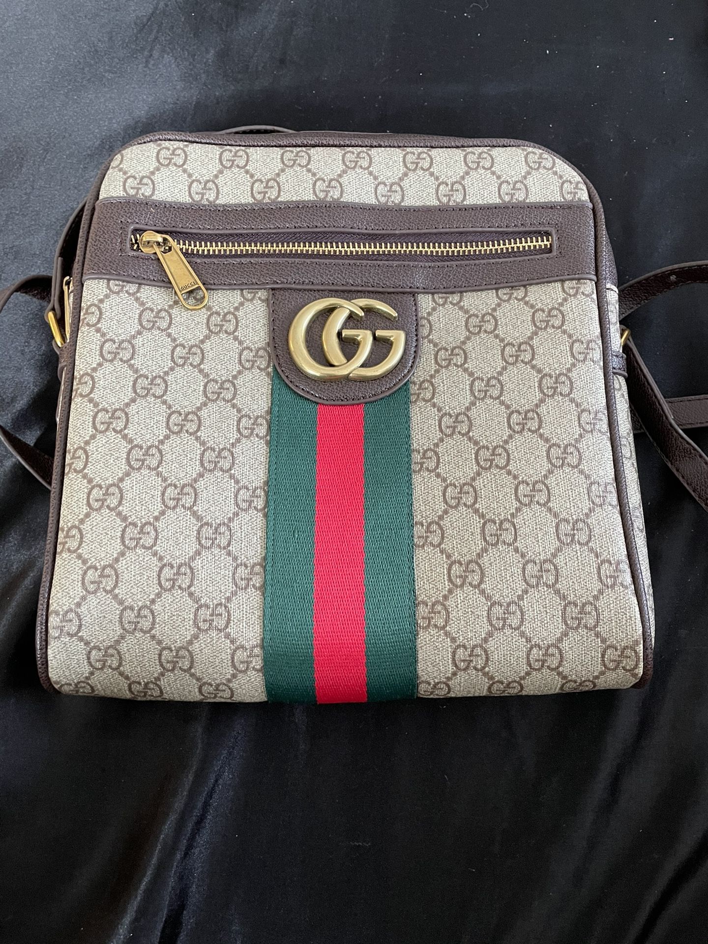 Gucci Bag Barely Used Looks New