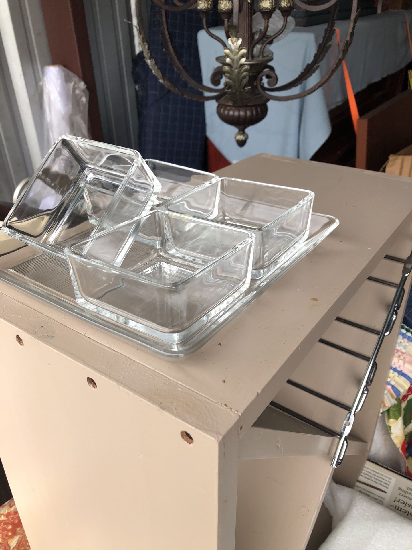 Miscellaneous Pyrex clear bowls