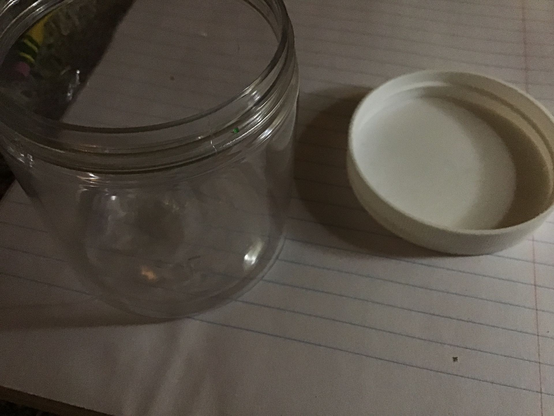 8oz container
