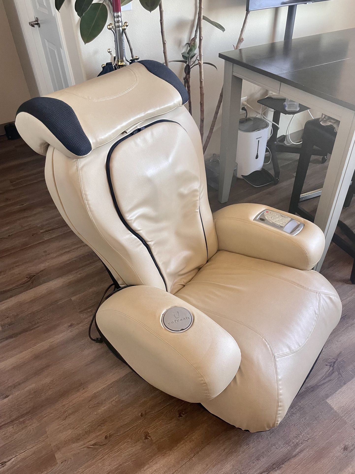 Beige Leather  Reclining Massage Chair With Cupholder - 8 Different Adjustable Settings