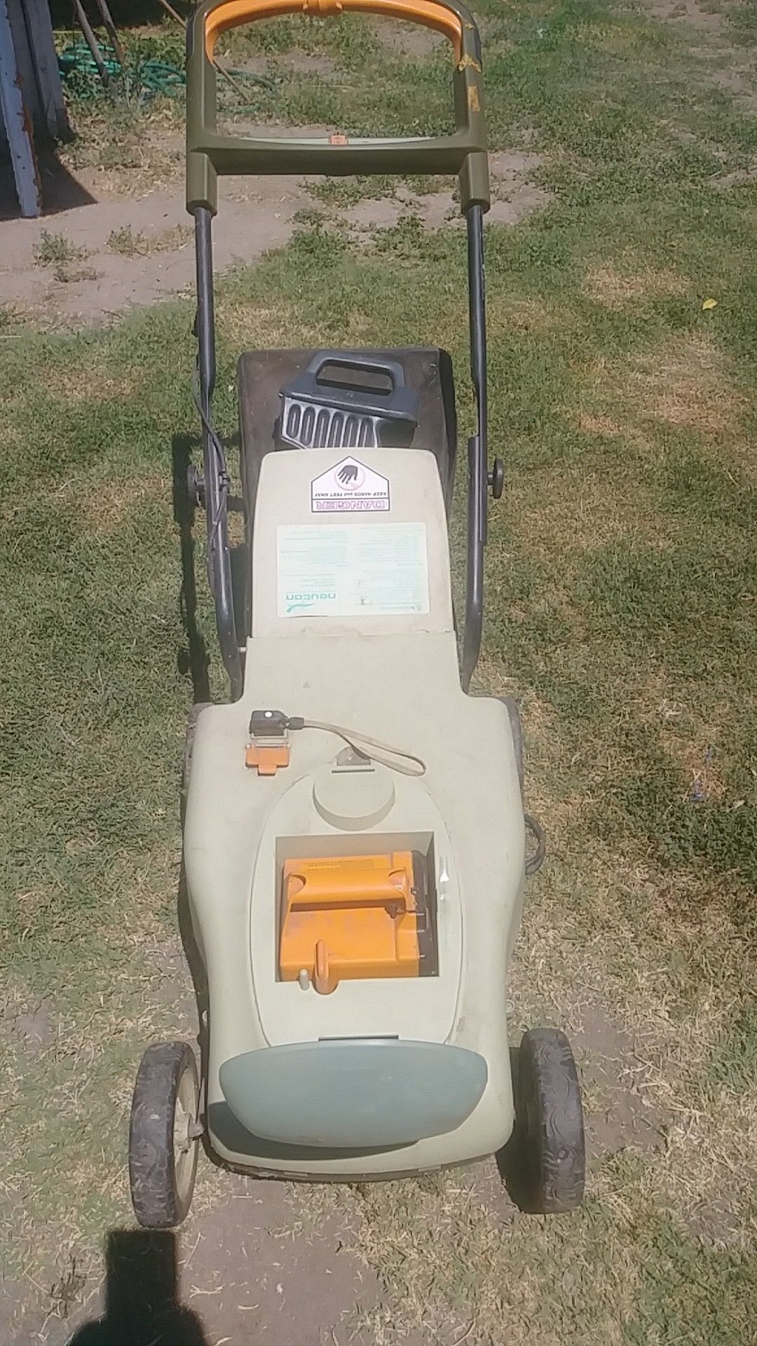 Nueton electric lawn mower