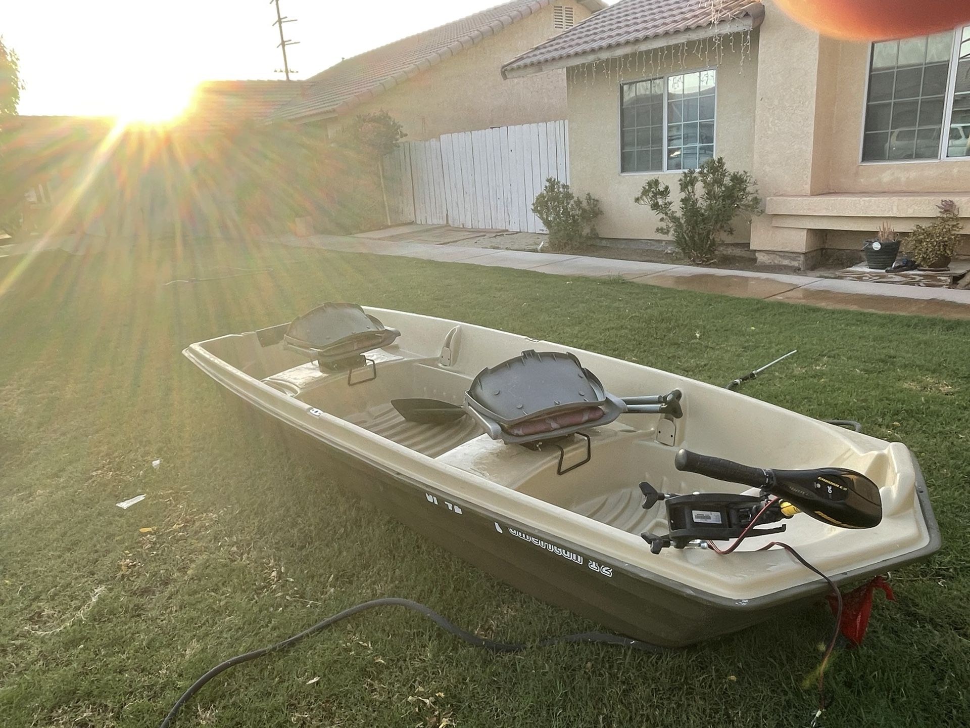 12’ Sun dolphin Ready To Go