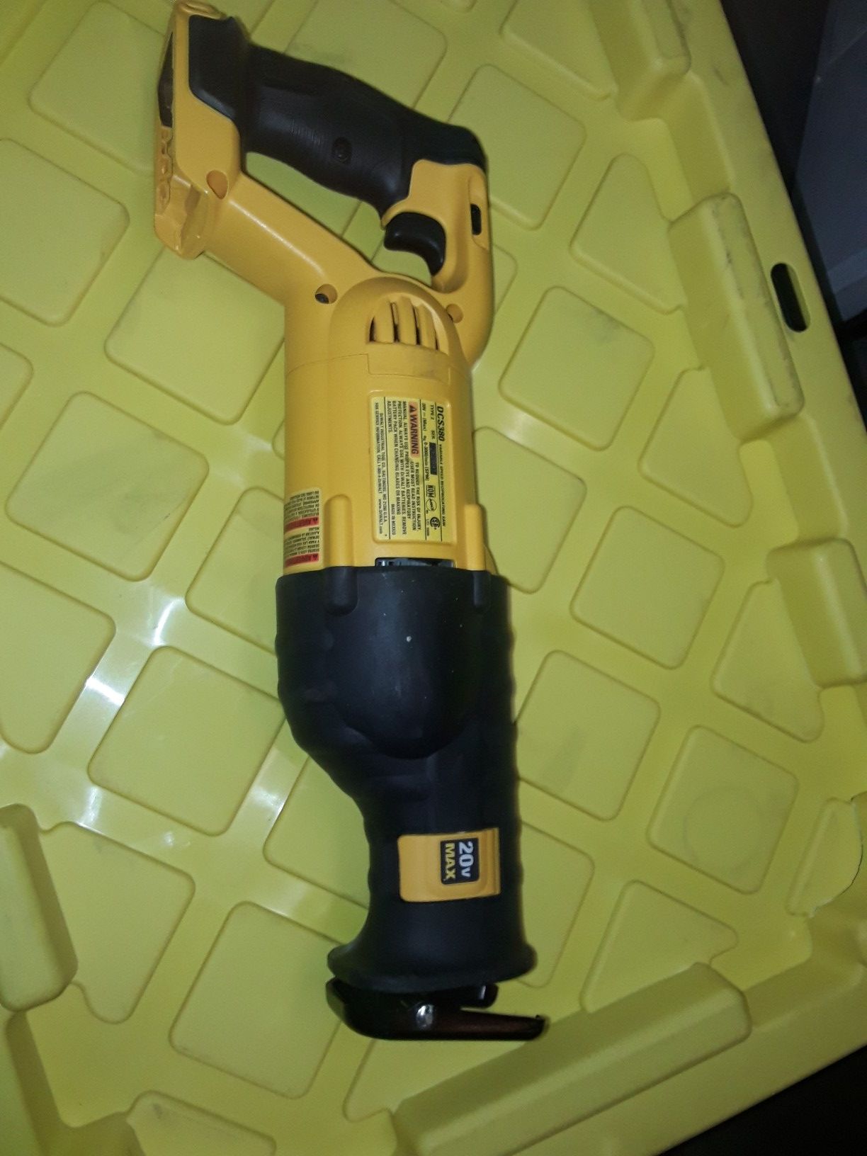 20 v sallsaw used