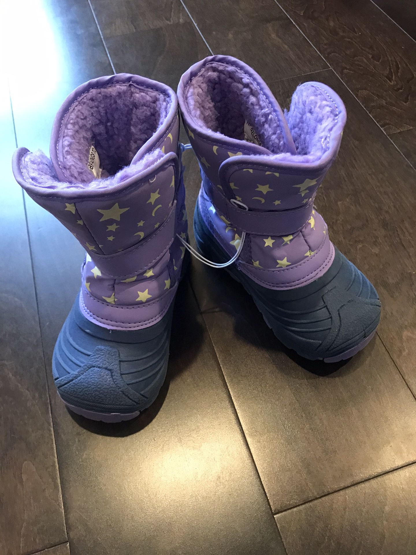 New Toddler girl snow boot shoes size 9