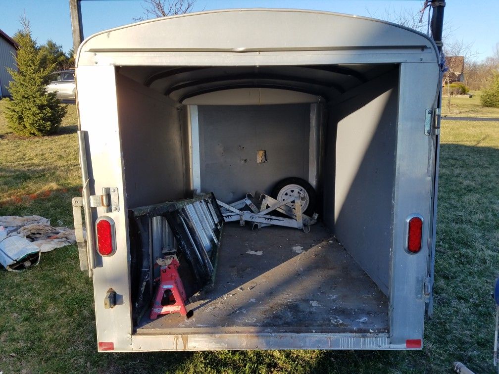 Enclosed trailer
