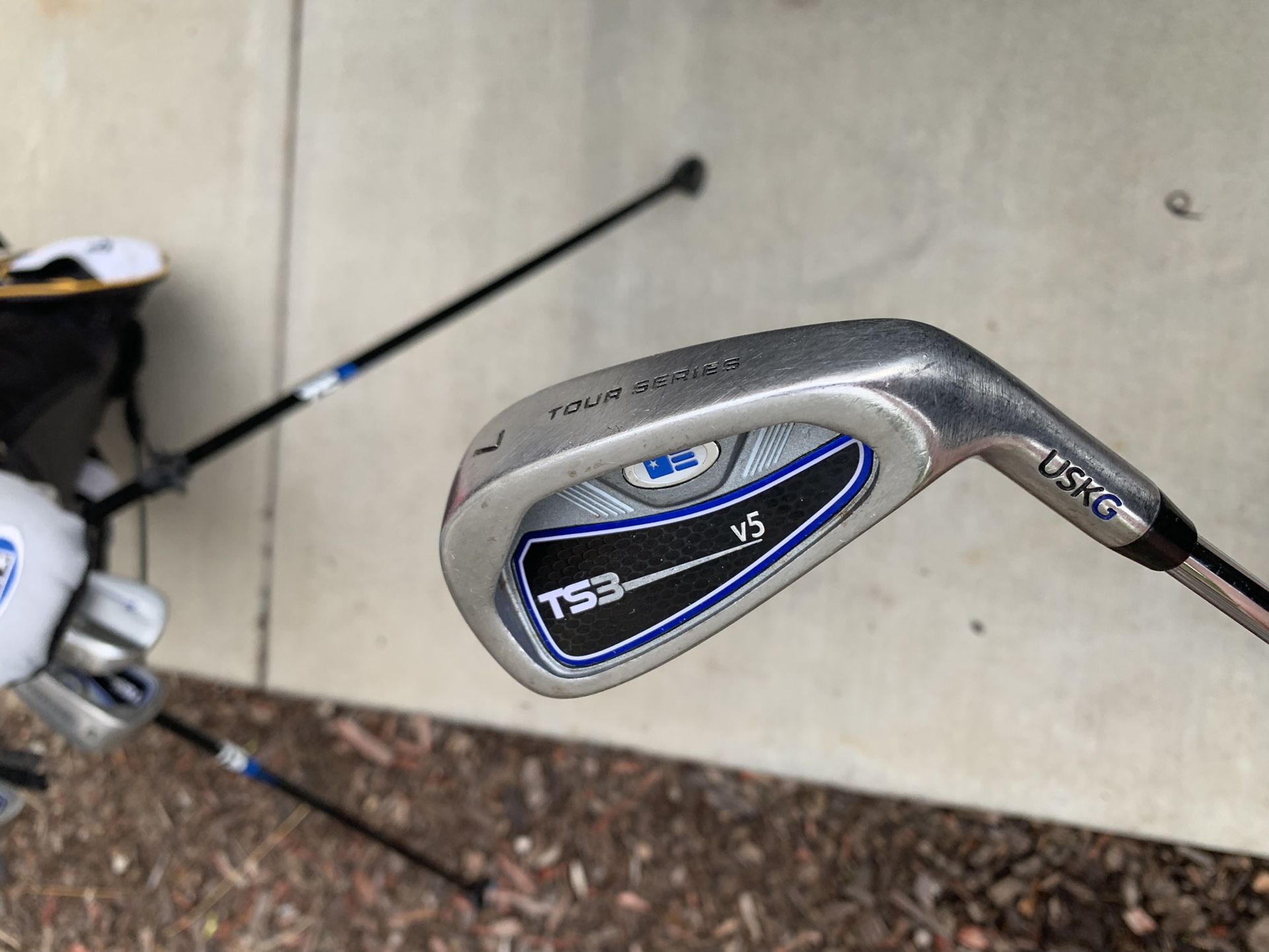 TS3 Golf Club Set! Great For Beginners And Intermediate Golfers