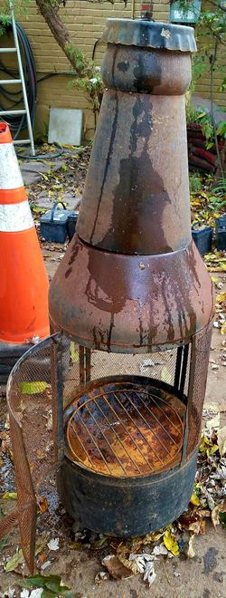 Unique Budweiser Bottle Shaped Fire Pit, Budweiser Bottle Shaped Fire Pit