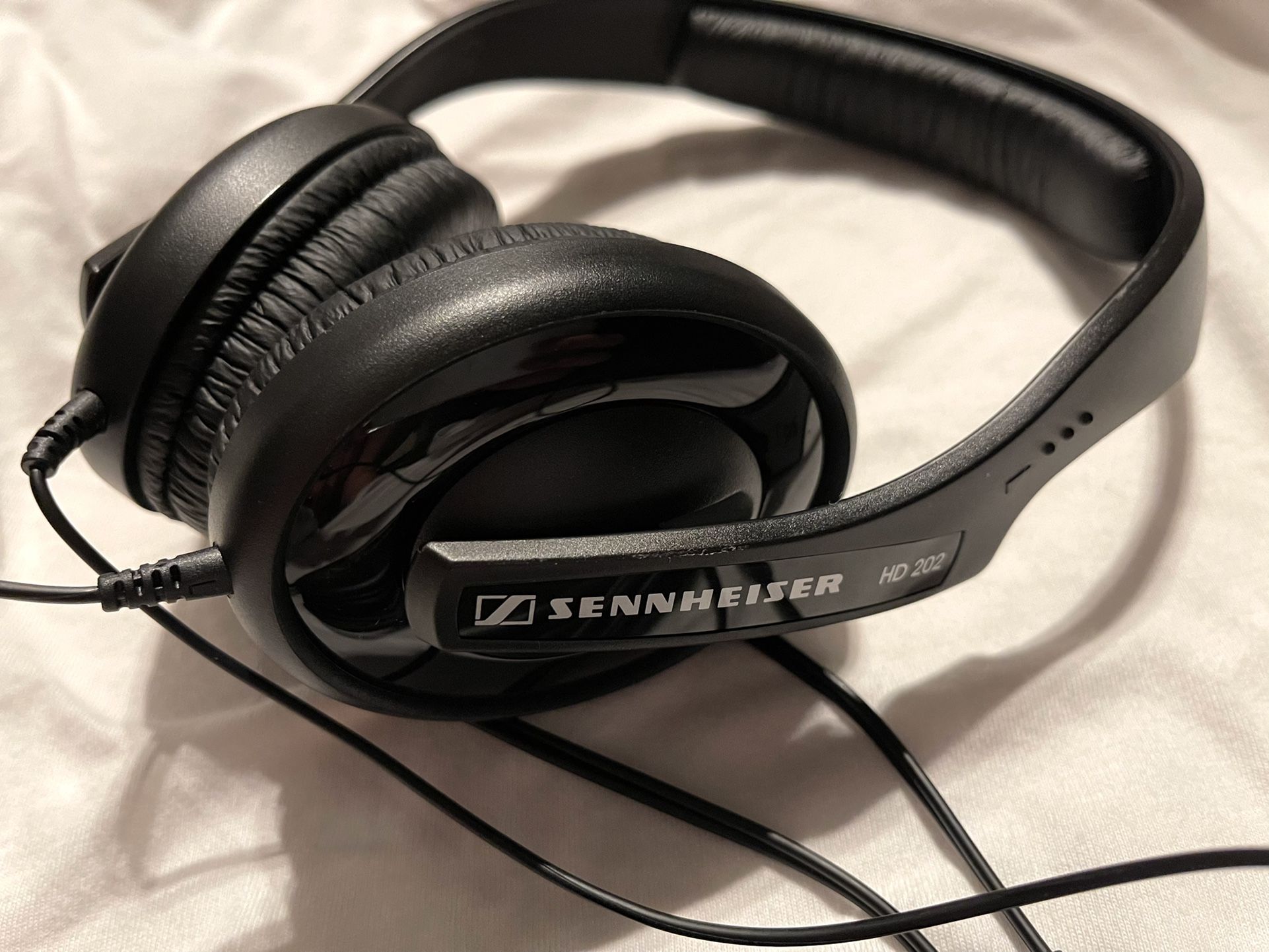 SENNHEISER PROFESSIONAL WIRED HEADPHONE