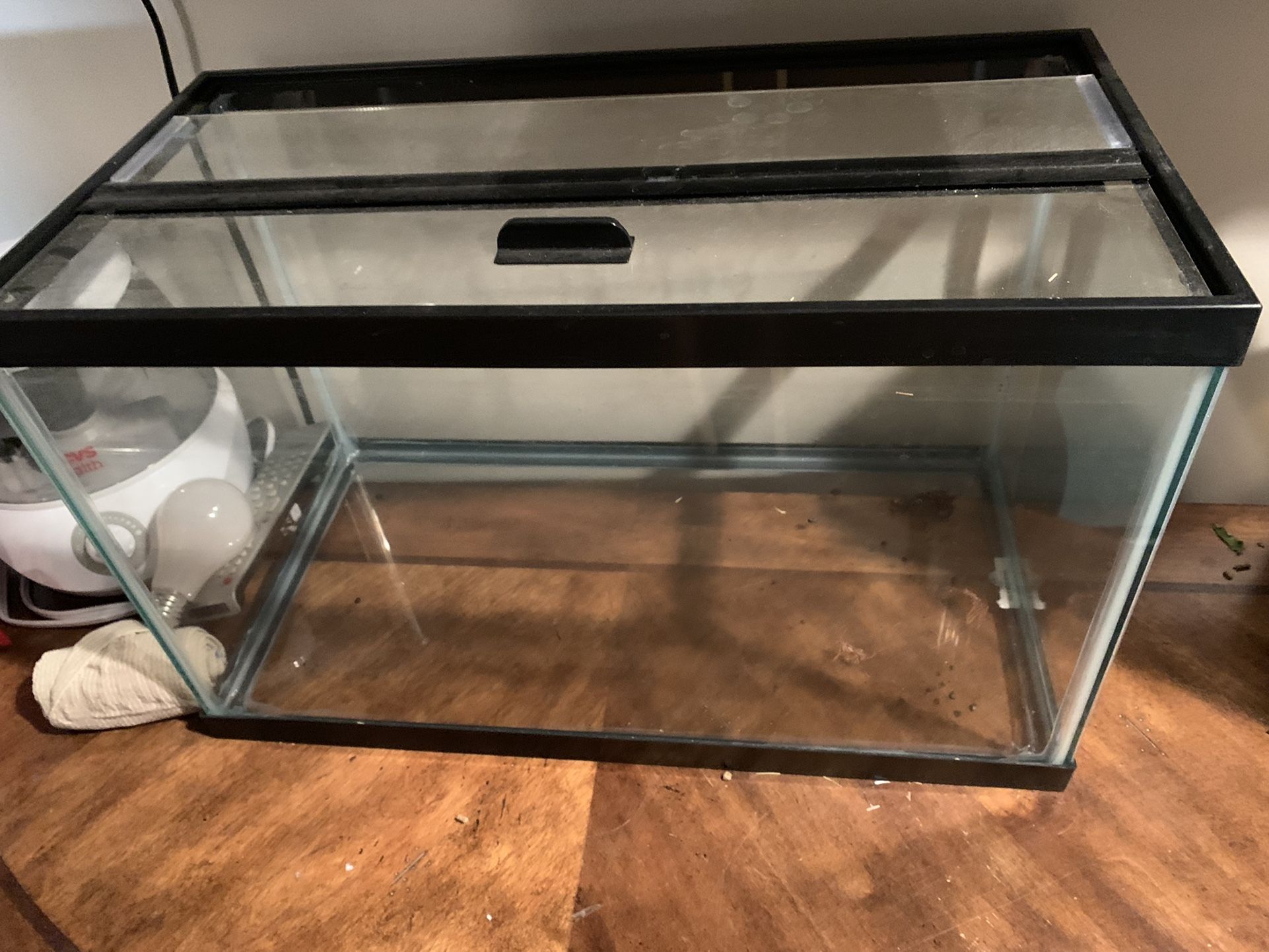 10 Gallon Glass Fish Tank