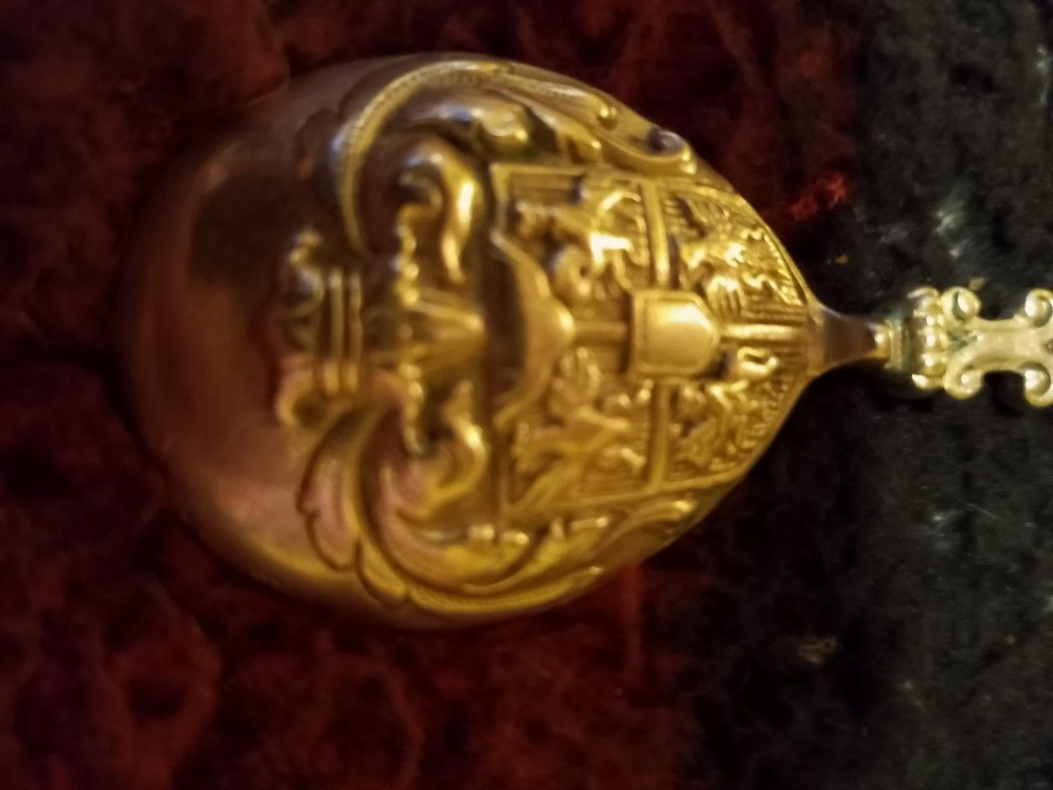 Nice Character And Detail Old Royalty Solid Silver Spoon