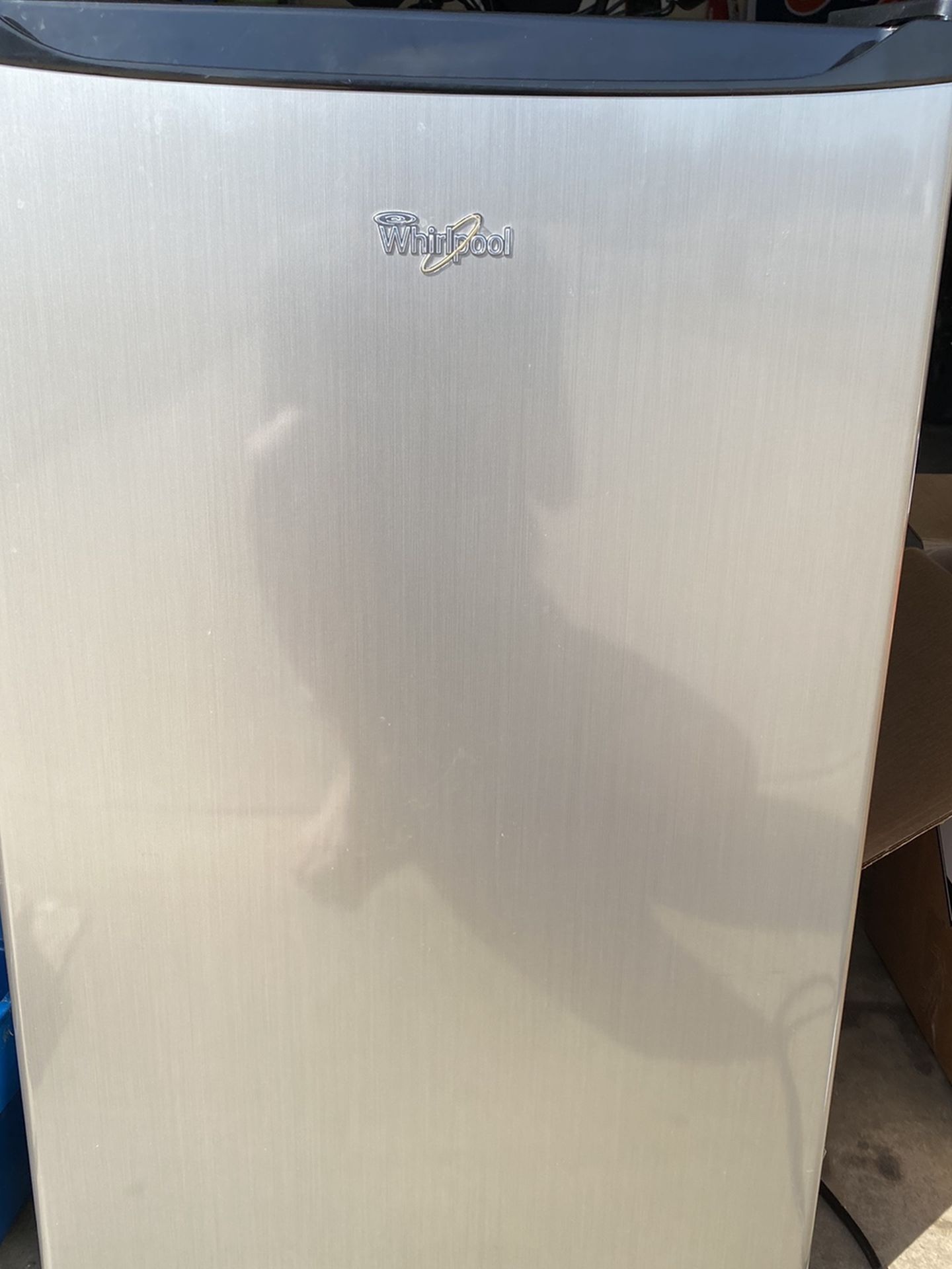 Whirlpool mini fridge