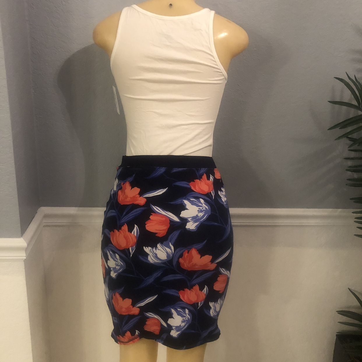 Old Navy Sz Small Floral Fitted Pencil Skirt