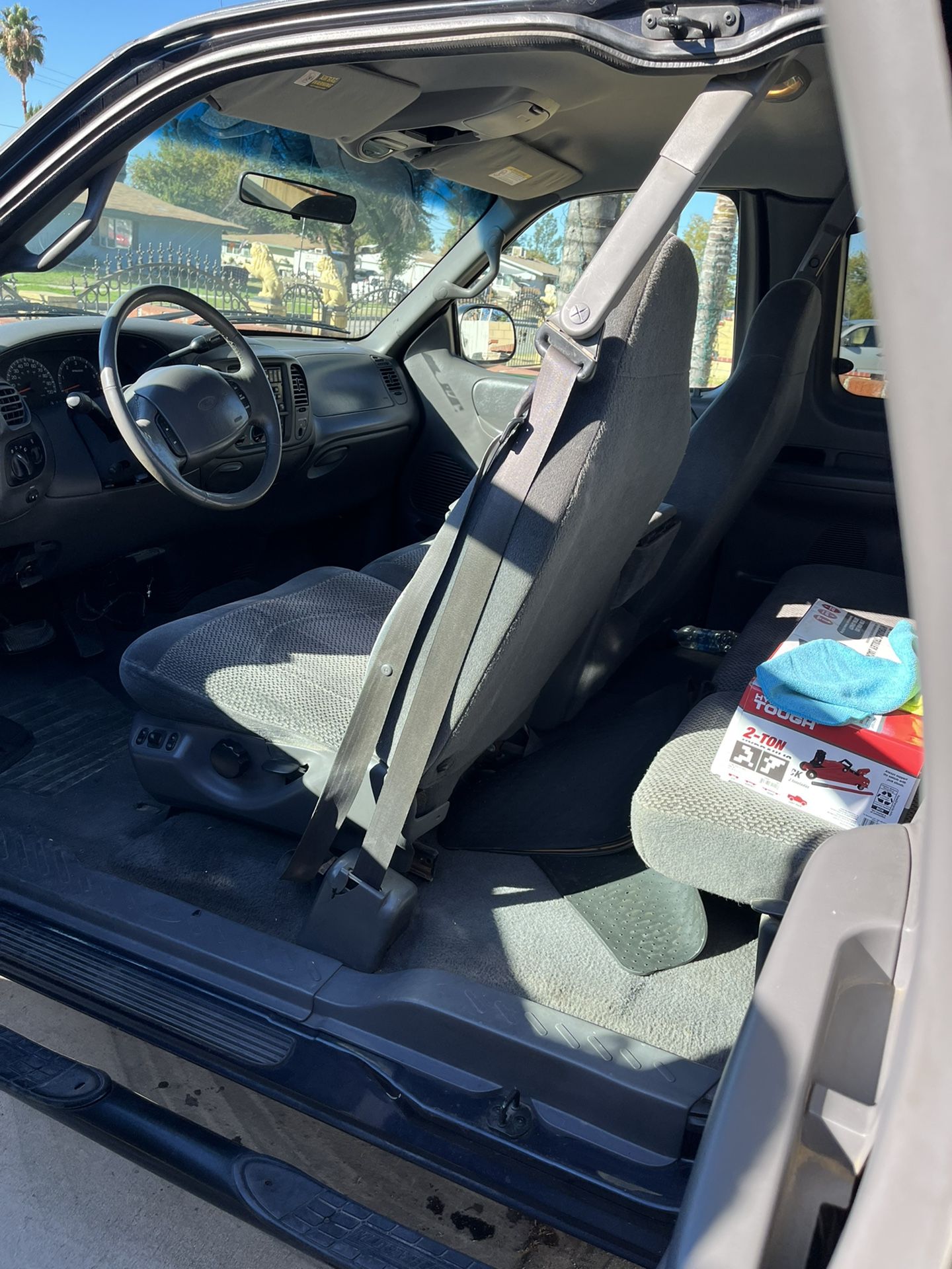 Ford F150 2001 V8 142k Miles