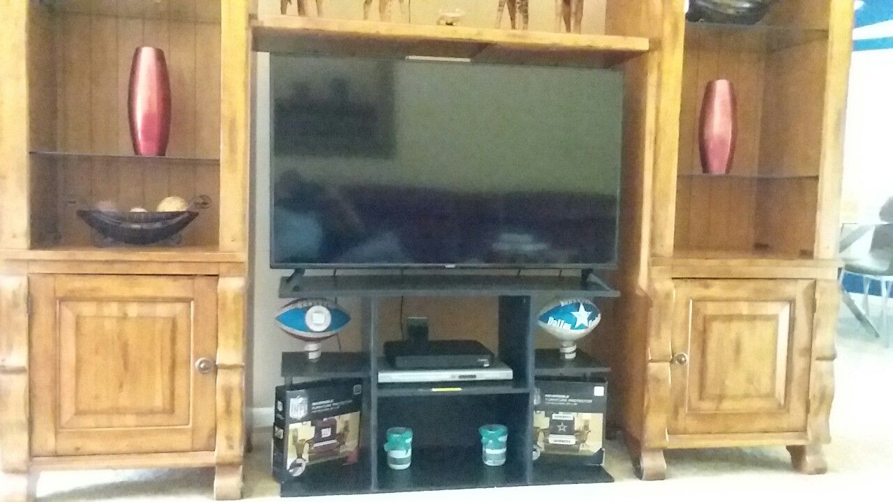 Three sectional entertainment unit
