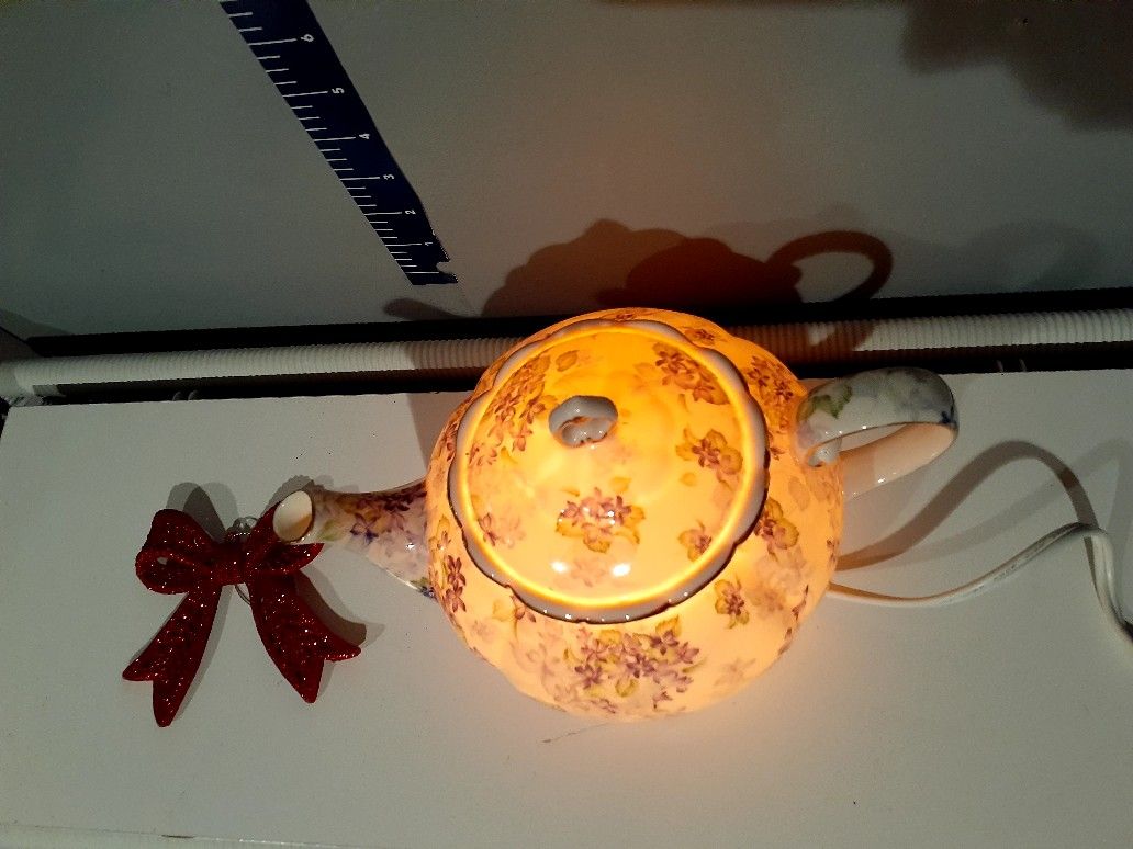 Light up teapot