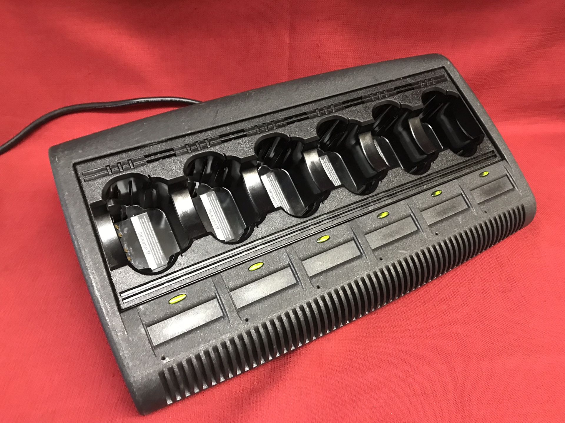 MOTOROLA IMPRES 6 UNIT CHARGER MODEL WPLN4121BR 