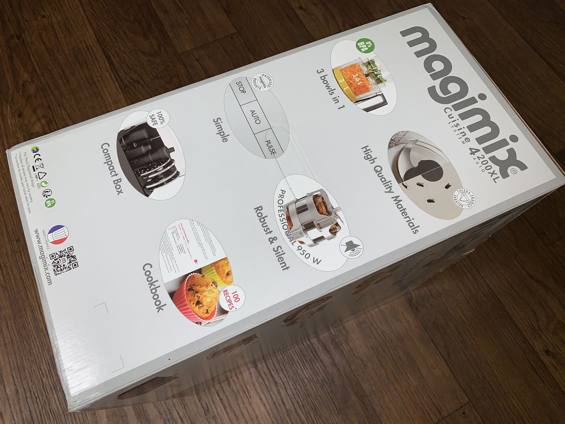 New Magimix French Food Processor Chrome CS4200XL 950 Watt Recipe Book - FIRM PRICE