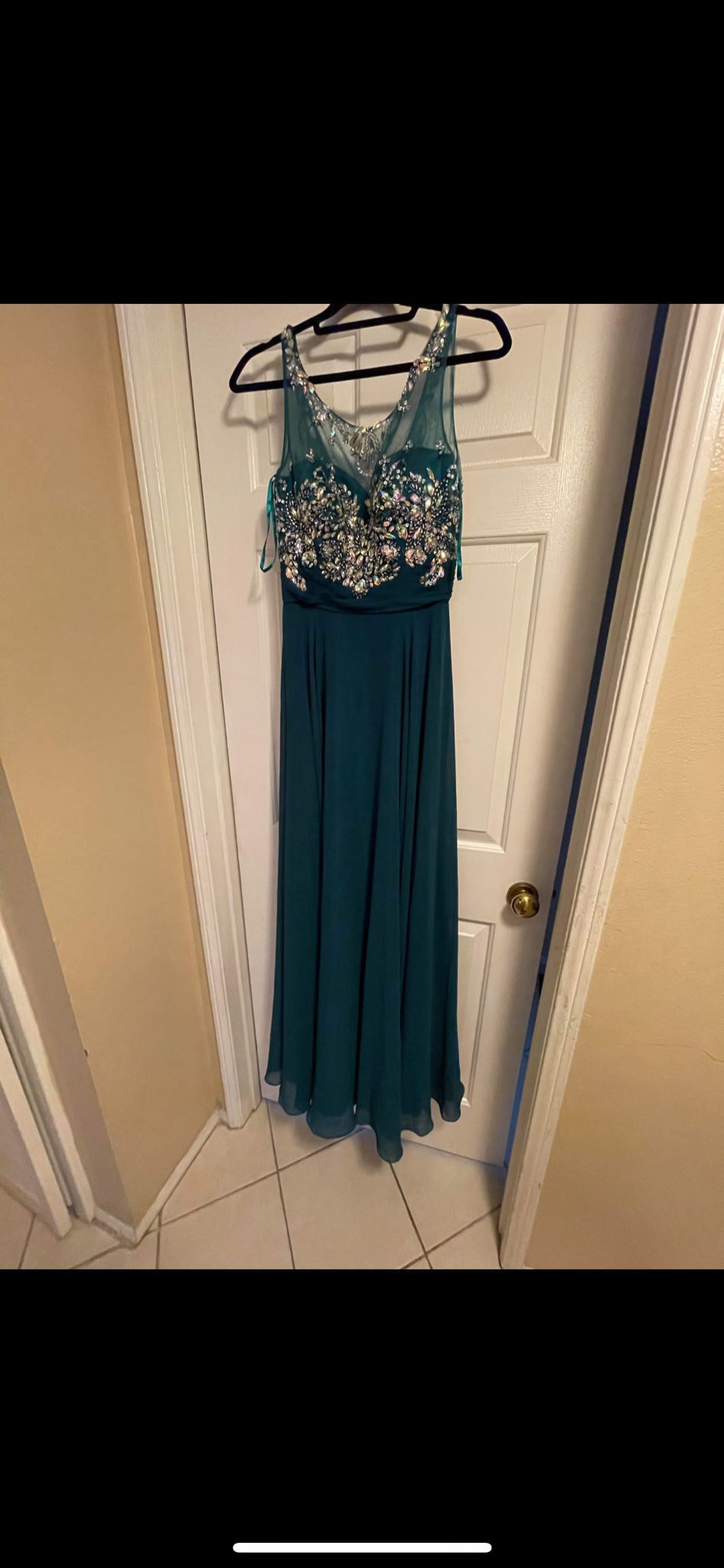 Green Long Dress Just For Wedding Party It’s Beautiful 