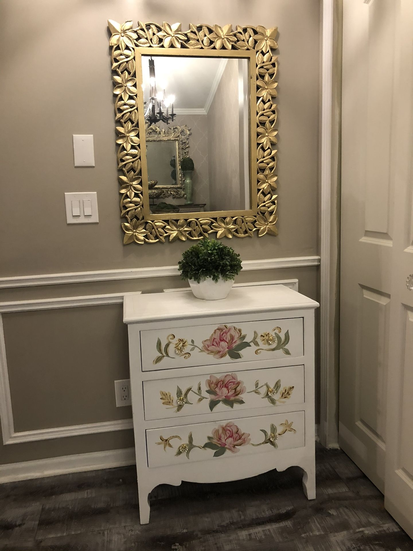 Very Gorgeous Dresser with mirror