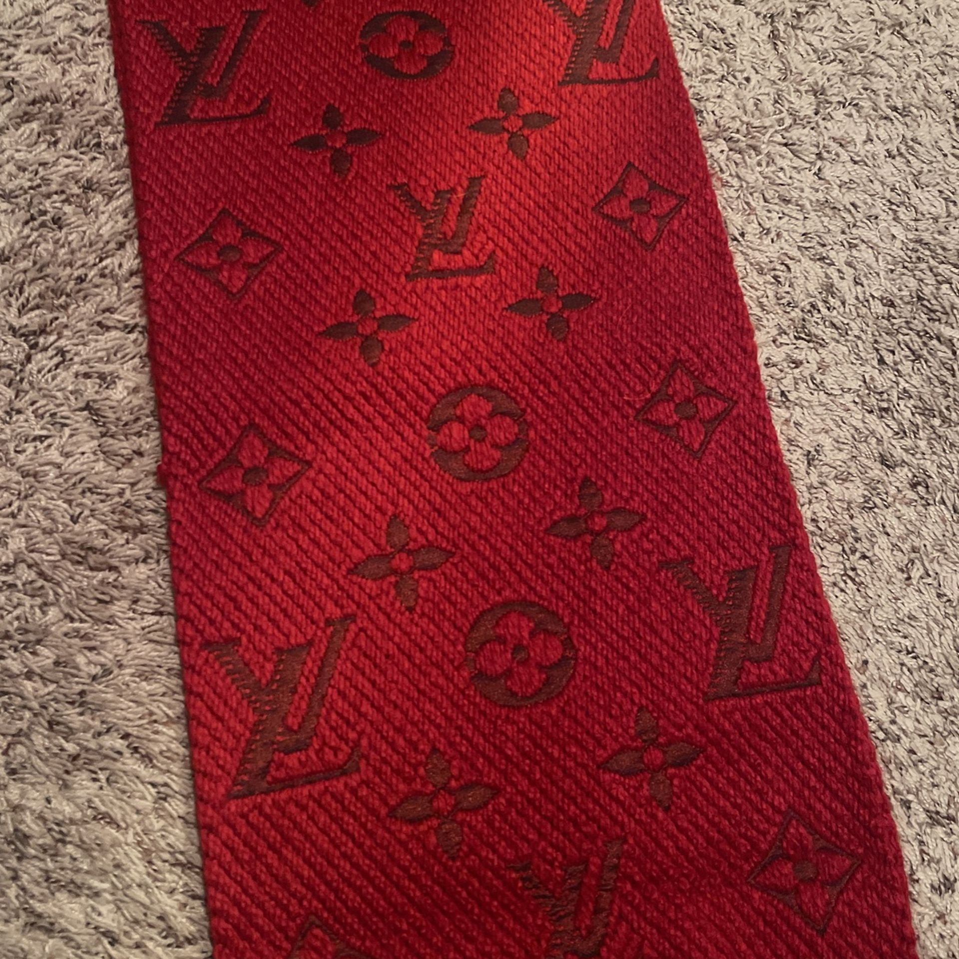 New authentic louis vuitton red logomania scarf
