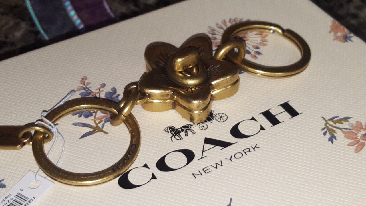 COACH Valet Keychain Handbag Turnlock WildFlower Charm NWT