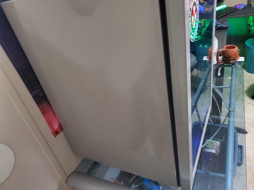 Mini fridge