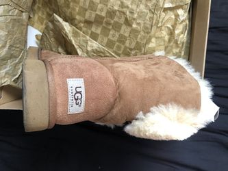 Ugg Boot With Side Button Size 11 Thumbnail