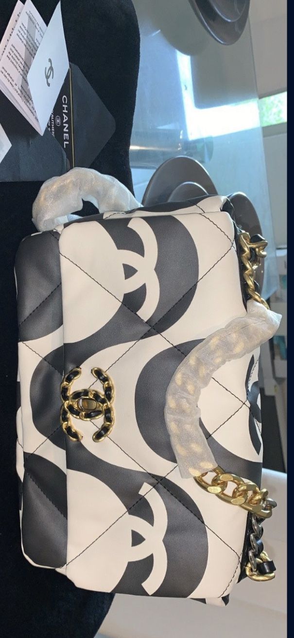 Channel Purse